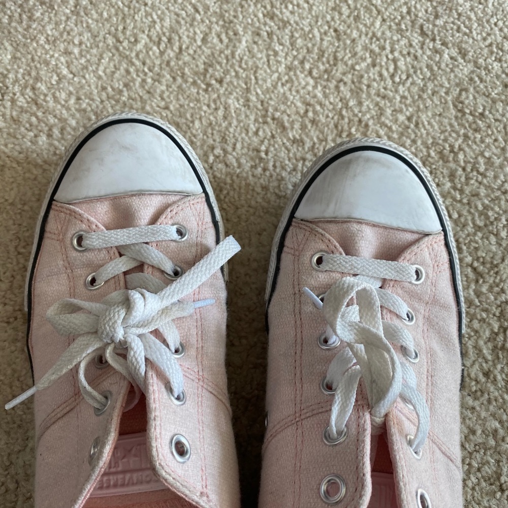 Pink Chuck Taylor - Picture 3 of 6